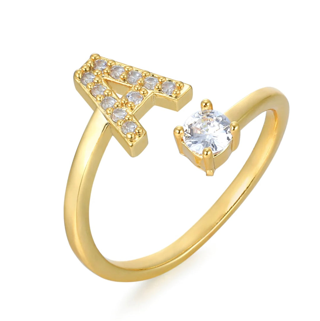 Ring mit Buchstabe